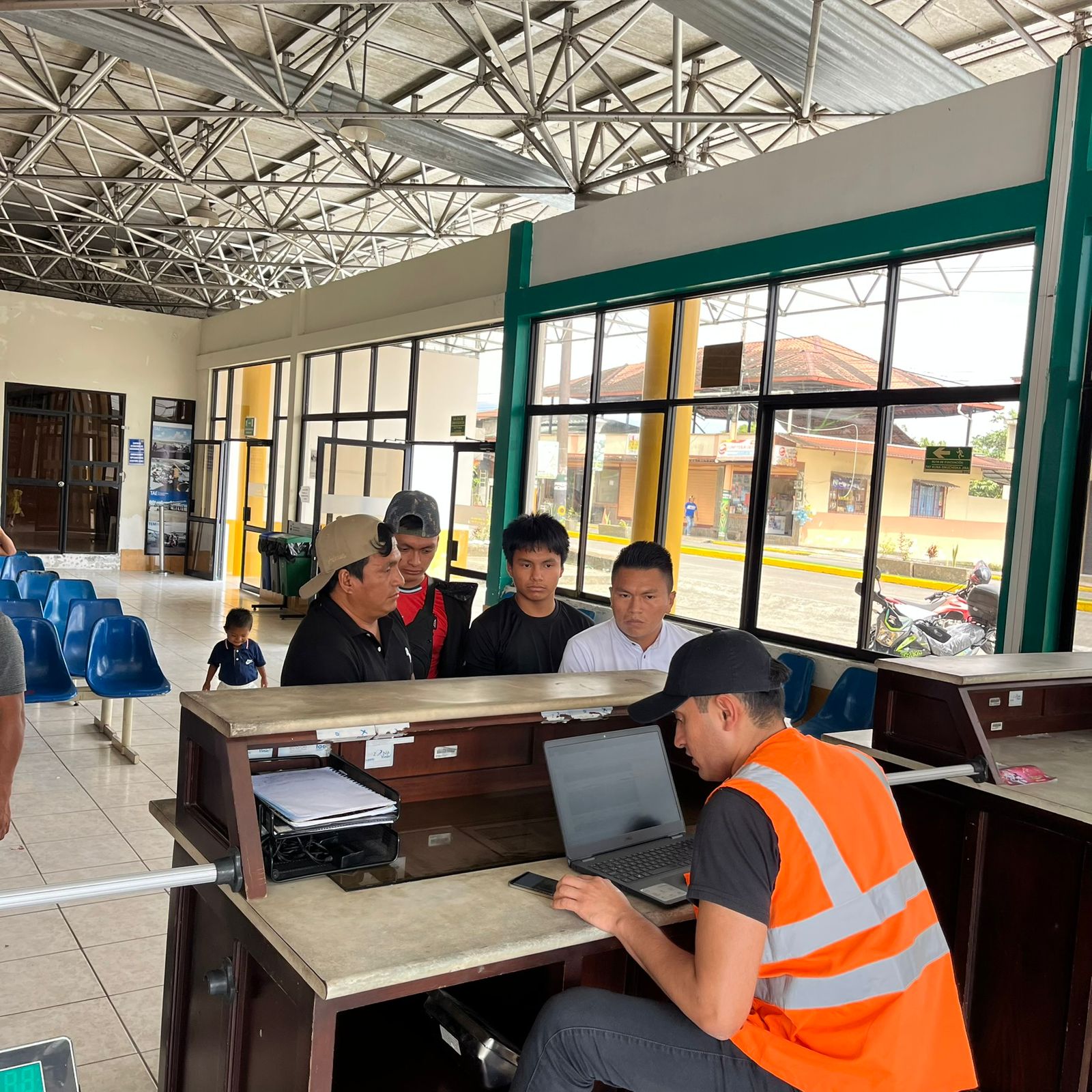 Pastaza Progresa EP informa sobre la operatividad del servicio aéreocomunitario
